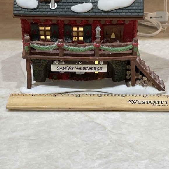 Vintage Dept 56 North Pole Series SANTA'S WOODWORKS 56286 Lighted Building 1993 - Picture 12 of 14
